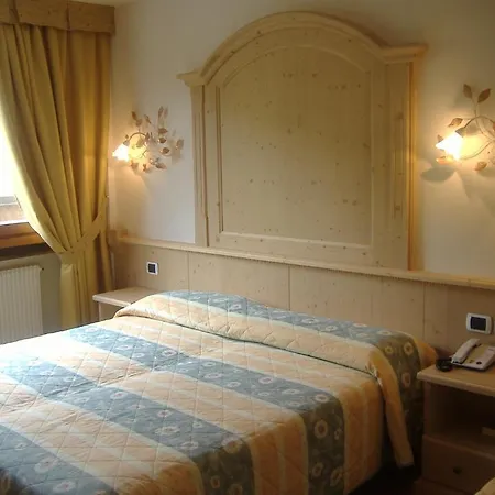 Hotel Dalla Serra 3*